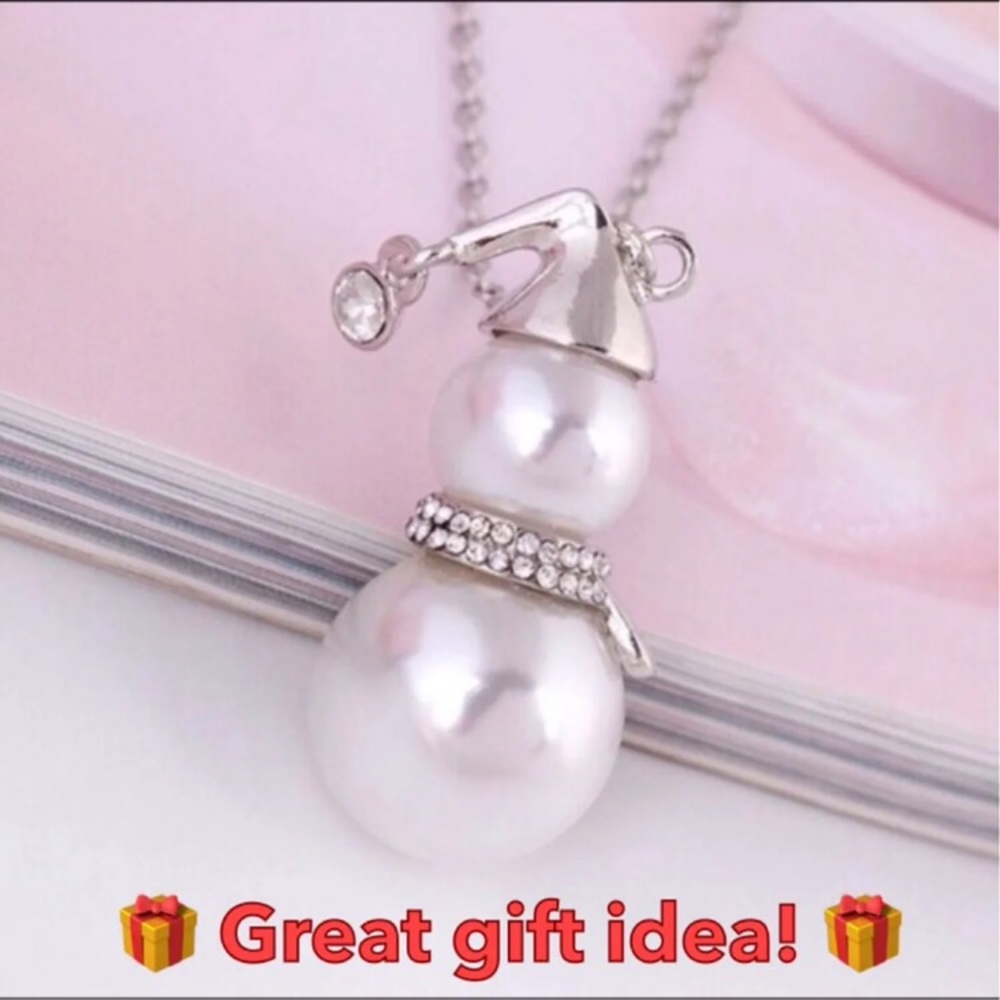 Simply Adorable Pearl Snowman Necklace